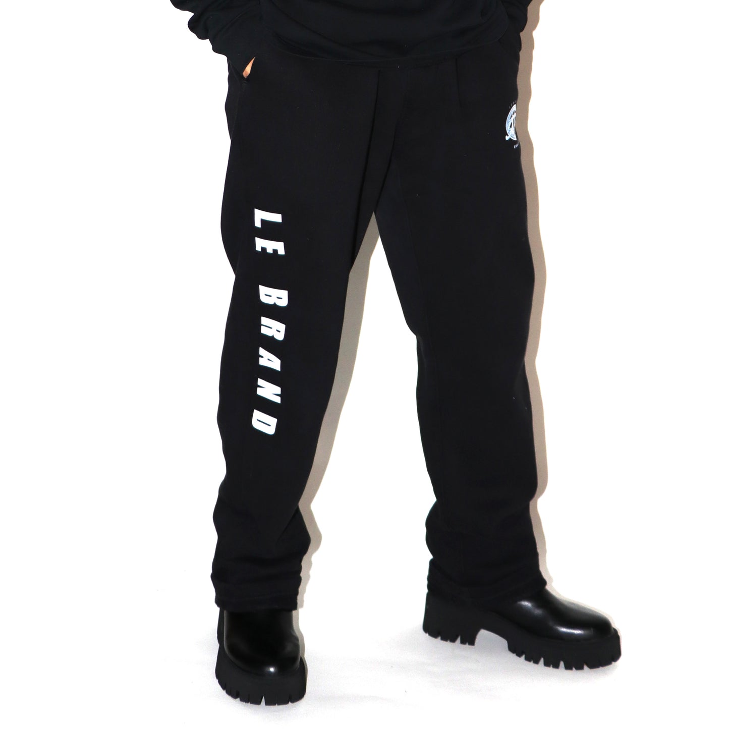 Cuff-less Internationale Sweat pant Black